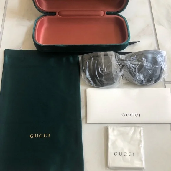 🔥NEW BLOGGERS CHOICE GUCCI SUNGLASSES 🔥 - Picture 12 of 15